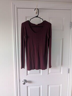 Bamboo Women's Scoop Neck Long-Sleeve Top in Burgundy